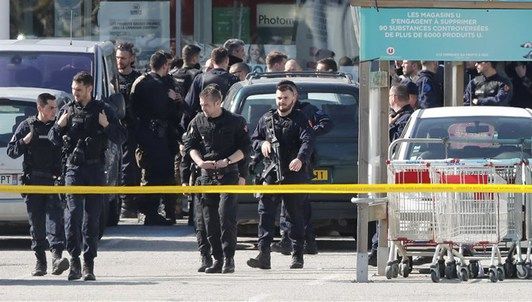 Atacul terorist din Franţa. Autorităţile au reţinut un al doilea suspect 