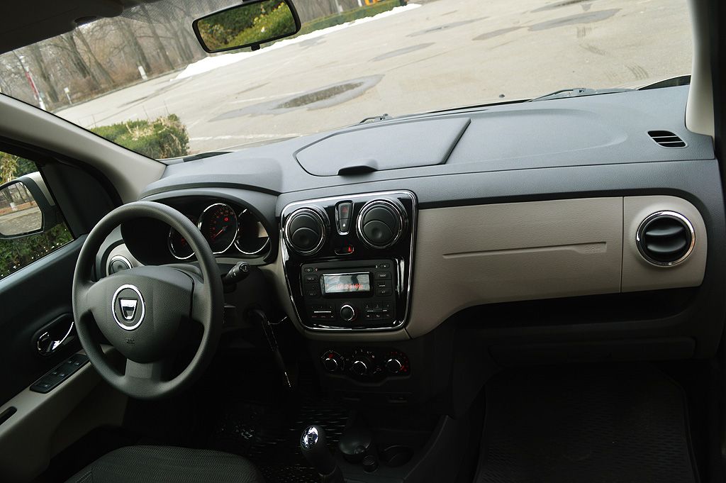 Dacia. Dacia Lodgy. Aceasta este Dacia Lodgy Glace, primul super-car de la Dacia, cu 355 cai-putere
