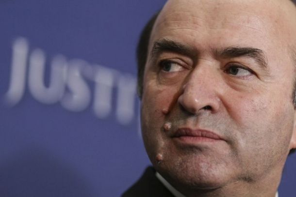 Toader a cerut desecretizarea protocoalelor DIICOT, DNA-SRI