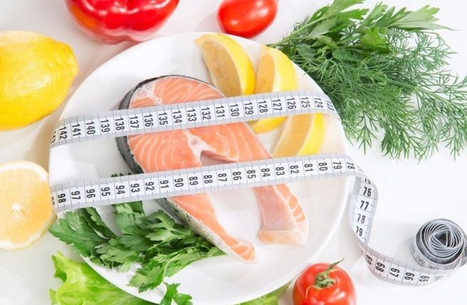 Cele 10 reguli de aur care te ajută să mănânci mai puţin şi să nu te îngraşi