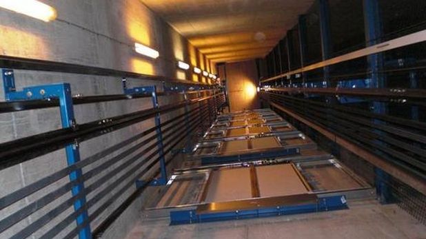 Cum să supravieţuieşti într-un lift aflat în cădere liberă