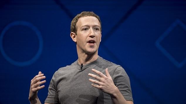 Război între giganți. CEO-ul Apple, Tim Cook, i-a dat o lovitură grea lui Mark Zuckerberg