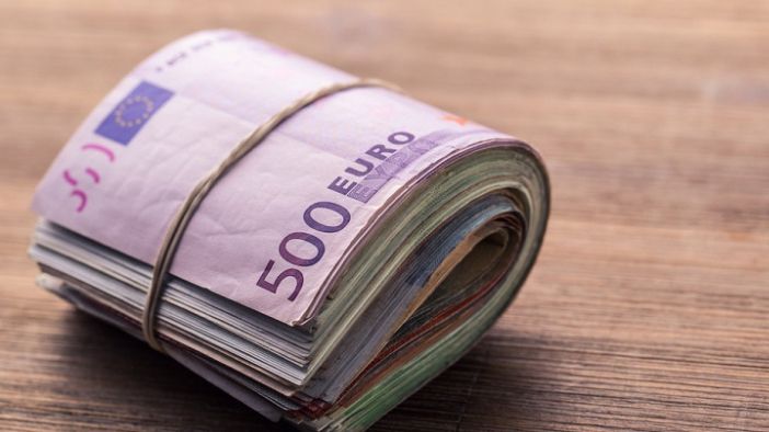 Românii din străinătate care trimit peste 1.000 de euro în țară, verificați de statul român