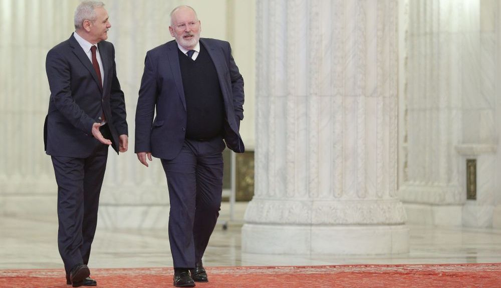 Reuniune extraordinară în Parlamentul UE pe tema României. Participă comisarul Timmermans