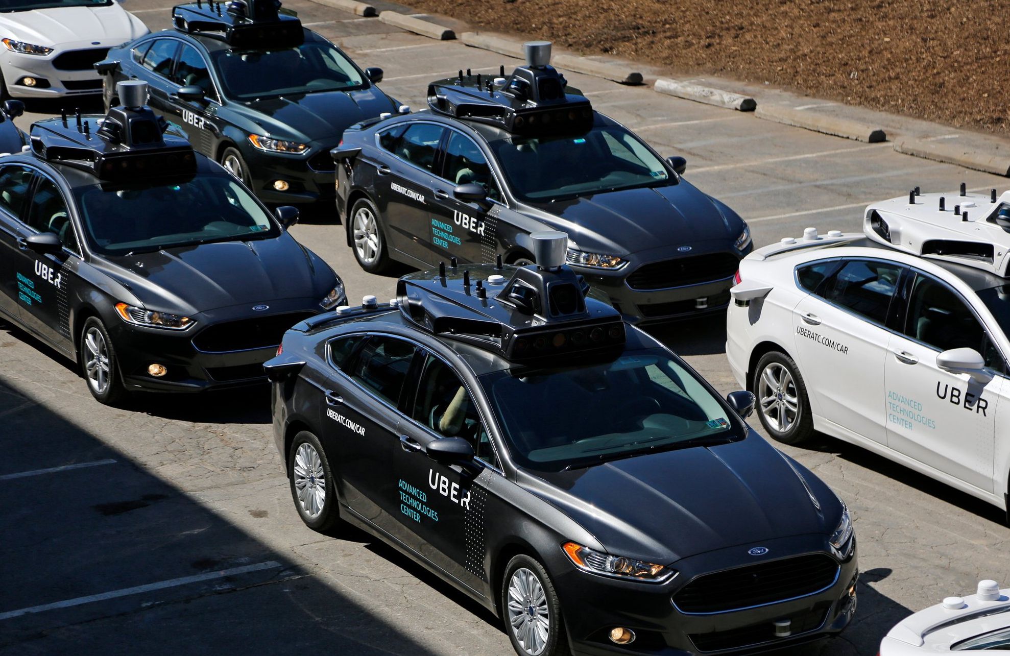 Premieră nefericită: o maşină autonomă a Uber a lovit mortal un pieton