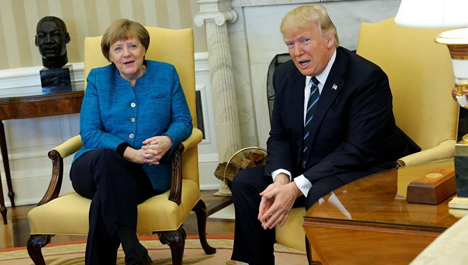 Relație rece. Întâlnire Merkel-Trump. Preşedintele american: Este "o femeie extraordinară"