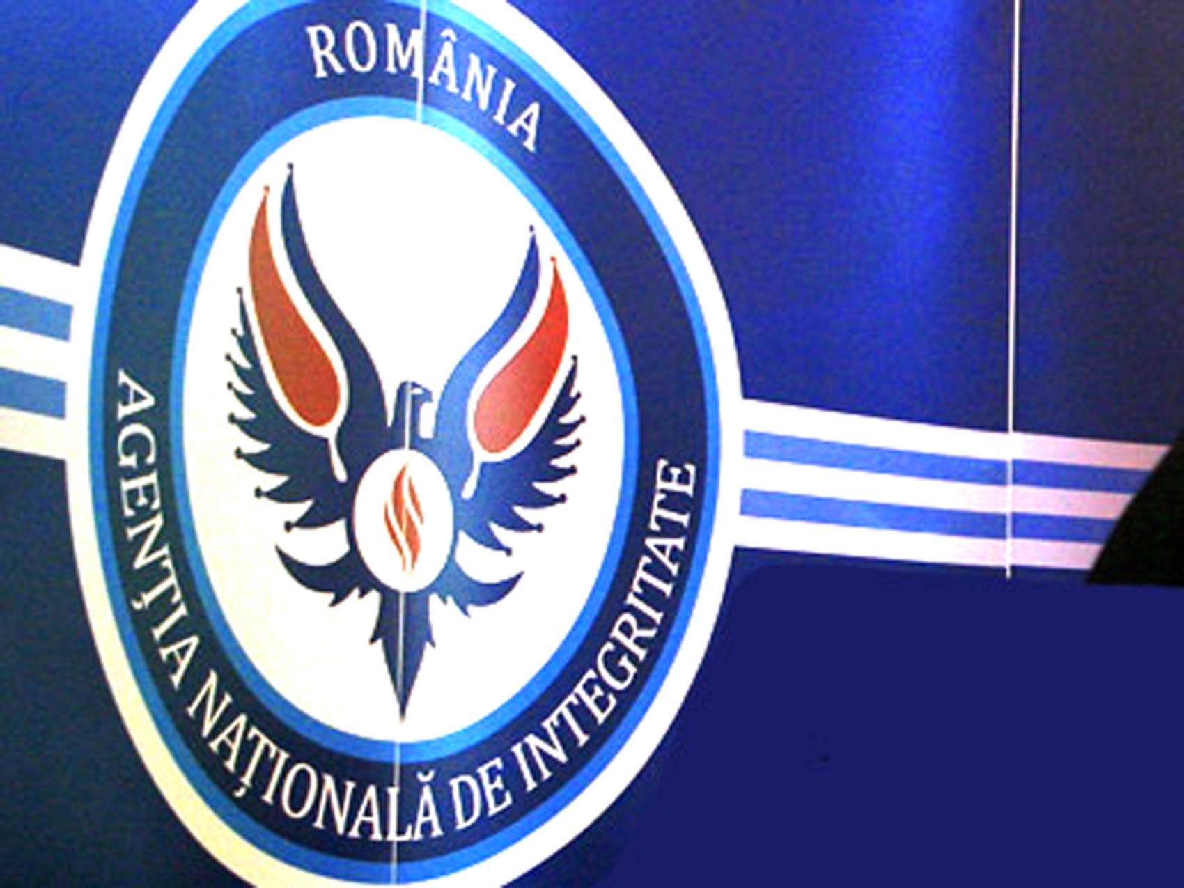 Sancţiuni infime pentru aleşii locali incompatibili: 10% din indemnizaţie, pe o perioadă de 6 luni