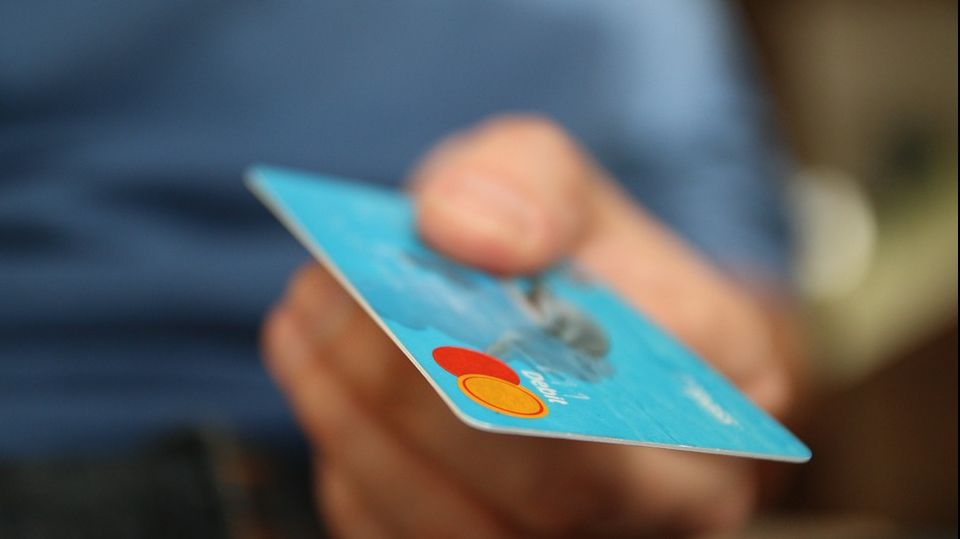 Norvegia, prima țară din lume în care nu se mai achită cu bani cash