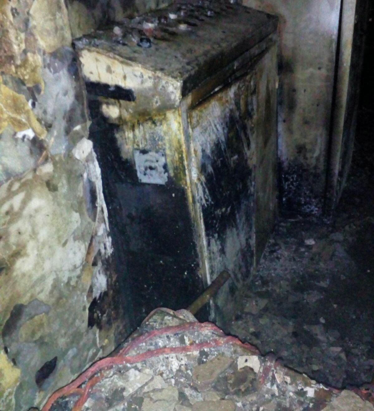 Incendiu puternic în noaptea de Înviere - o fabrică de ulei a ars