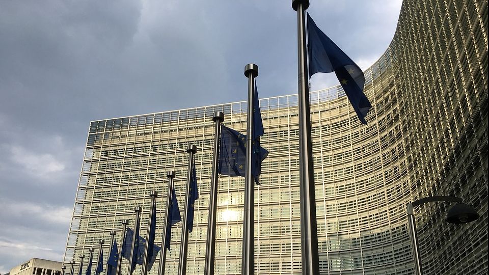 Comisia Europeană vrea ca amprentele digitale pe buletine să fie obligatorii