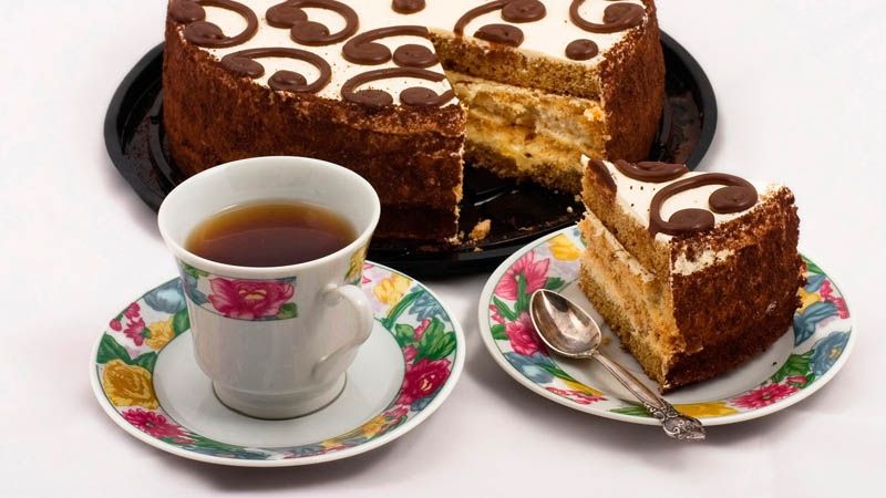 Cafeaua ne face să mâncăm mai multe dulciuri? Care este legătura între băutura magică şi zahar