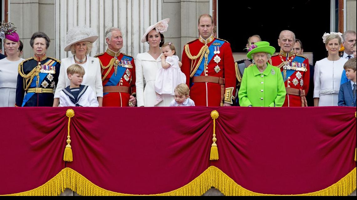Regulile de protocol ale Casei Regale britanice. Regula numărul 9 pare din filme!