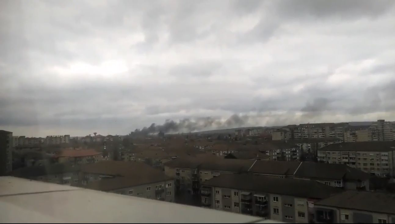Alertă în Oradea, în urma unui incendiu puternic: Oamenii, sfătuiți să stea în case