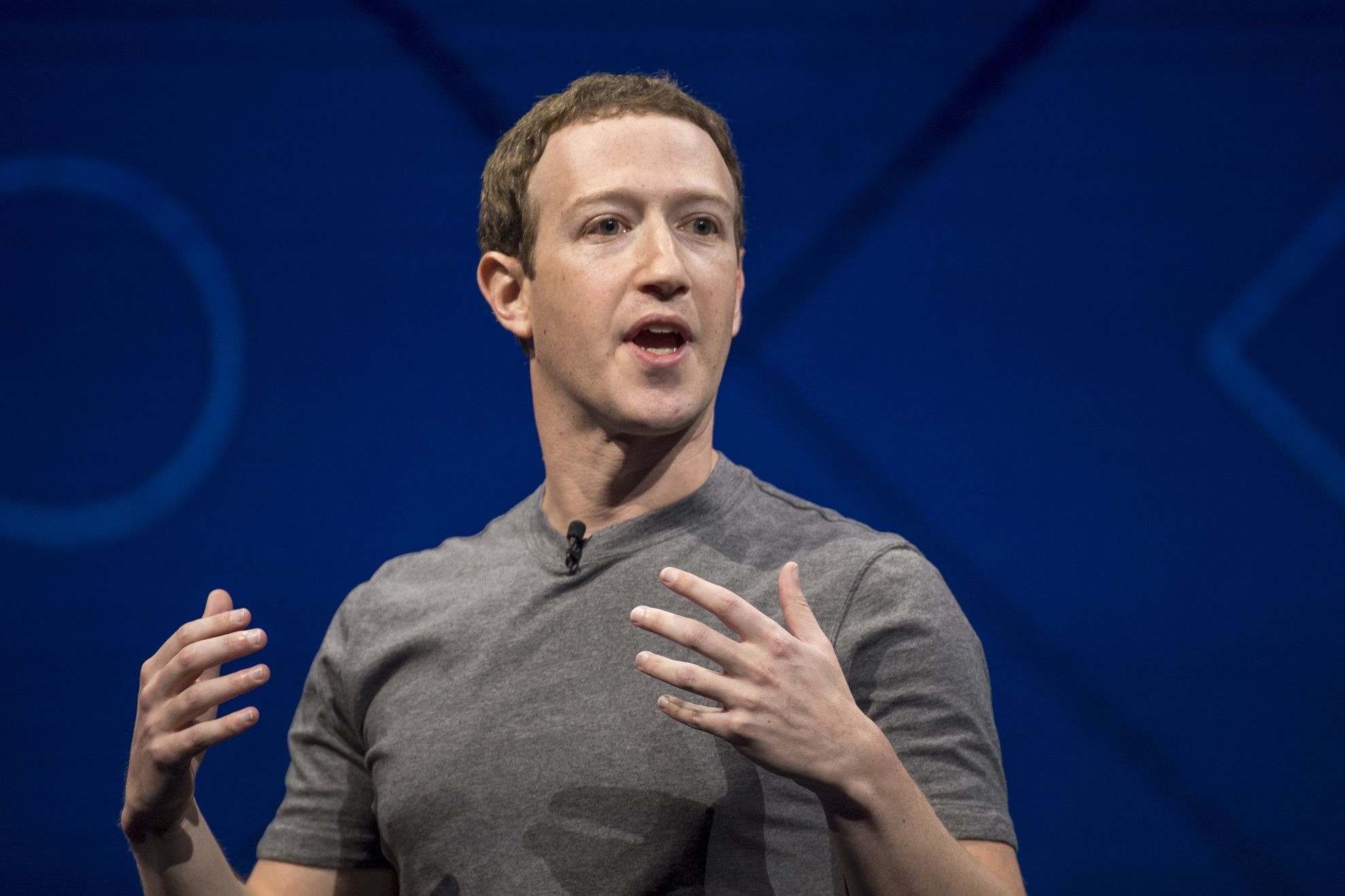 Facebook a şters peste 270 de pagini şi conturi ale organizaţiei ruse IRA - ce spune Zuckerberg
