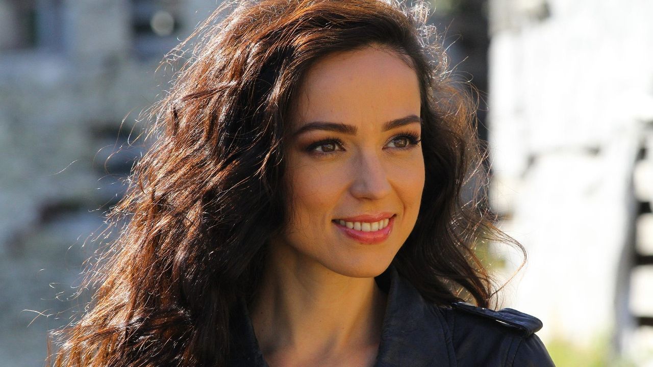 "Antivaccinistei" Olivia Steer i s-a retras premiul, scandalul a atins cote inimaginabile 