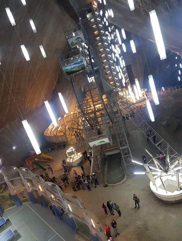 UPDATE: Turişti blocaţi în roata din salina Turda, imagini de la operaţiunea de salvare (FOTO+VIDEO)
