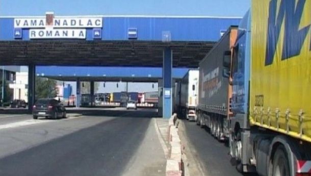 Coadă TIR-uri - imagine de arhivă 