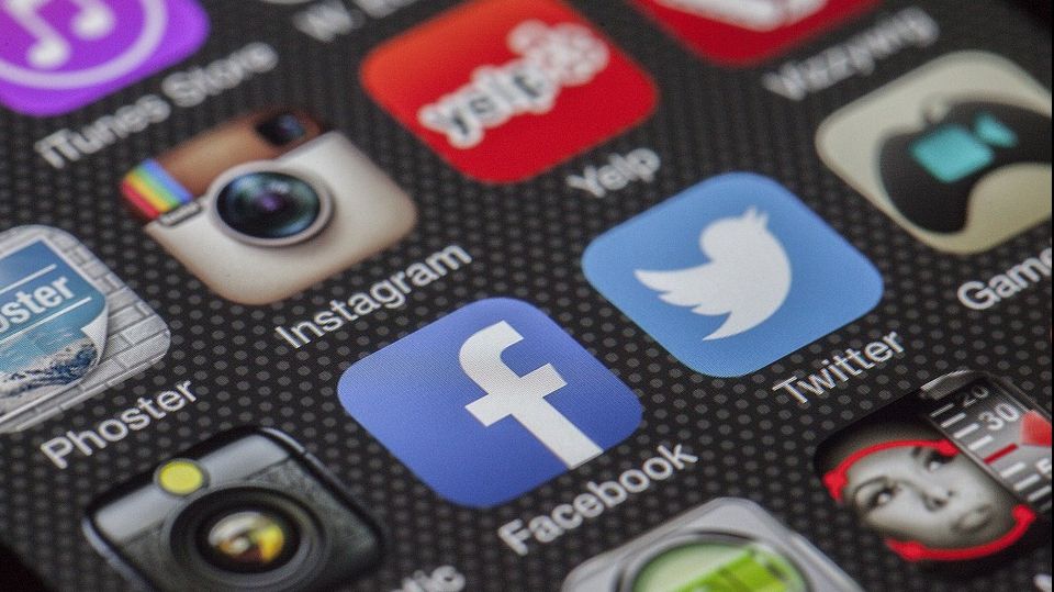 retele socializare