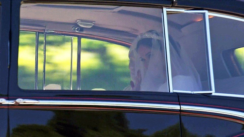 NUNTA REGALĂ 2018. Primele IMAGINI cu rochia de mireasă a lui Meghan Markle