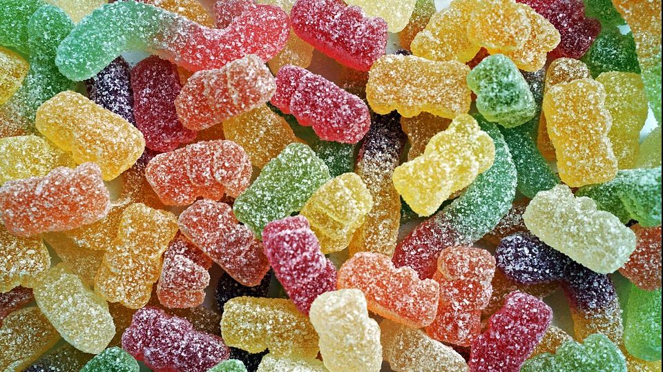 De ce ne îngrașă consumul de zahăr