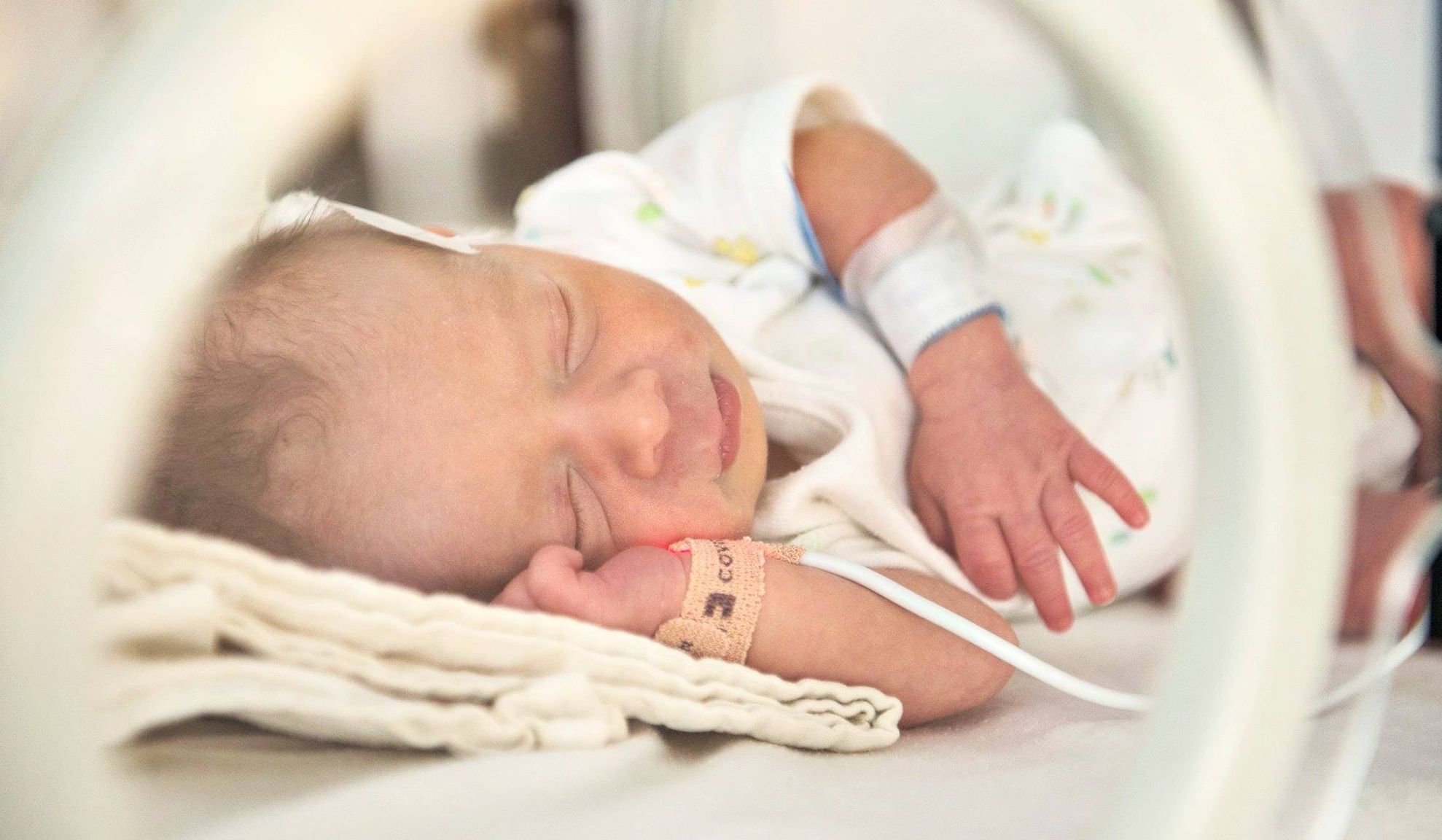 Acţionează şi salvează un micuţ luptător născut prematur până în 25 mai 2018