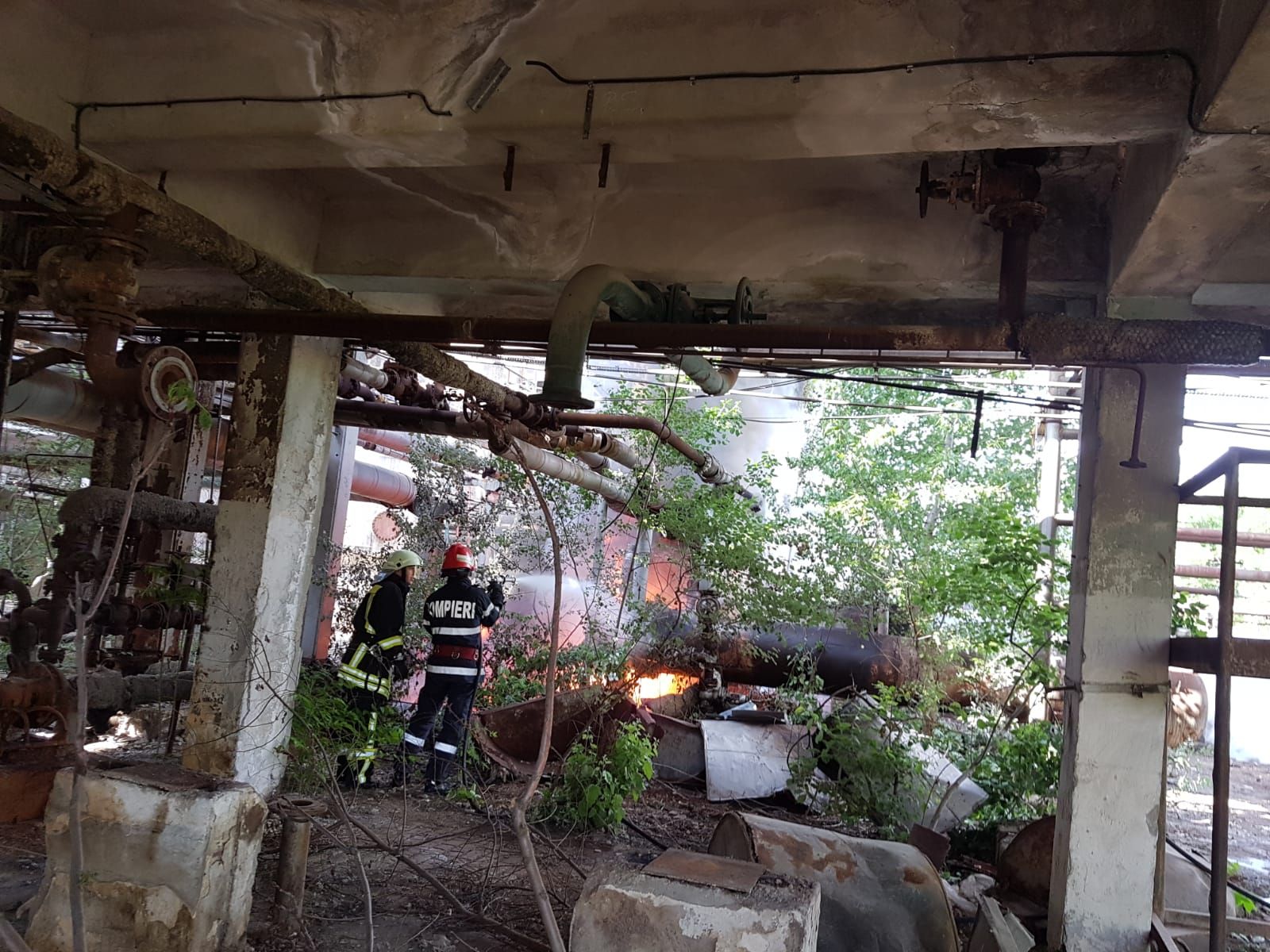 Incendiu la fosta rafinărie Astra Ploiești(Video)