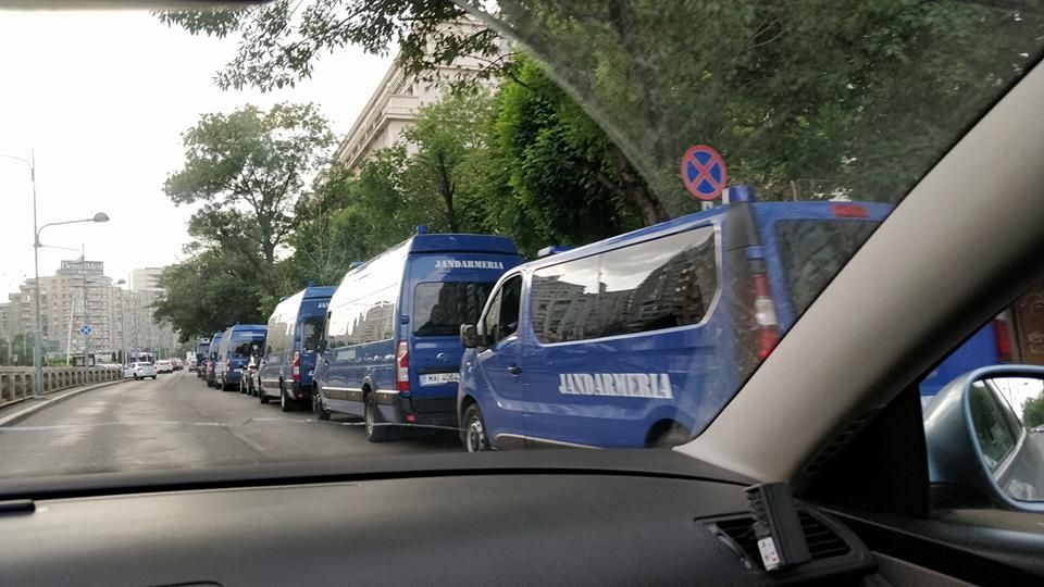 Prima reacţie a Jandarmeriei după ce trupele antitero au fost fotografiate la protestul de sâmbătă