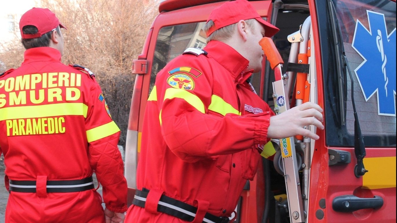 Un bărbat a fost găsit carbonizat într-un autoturism incendiat