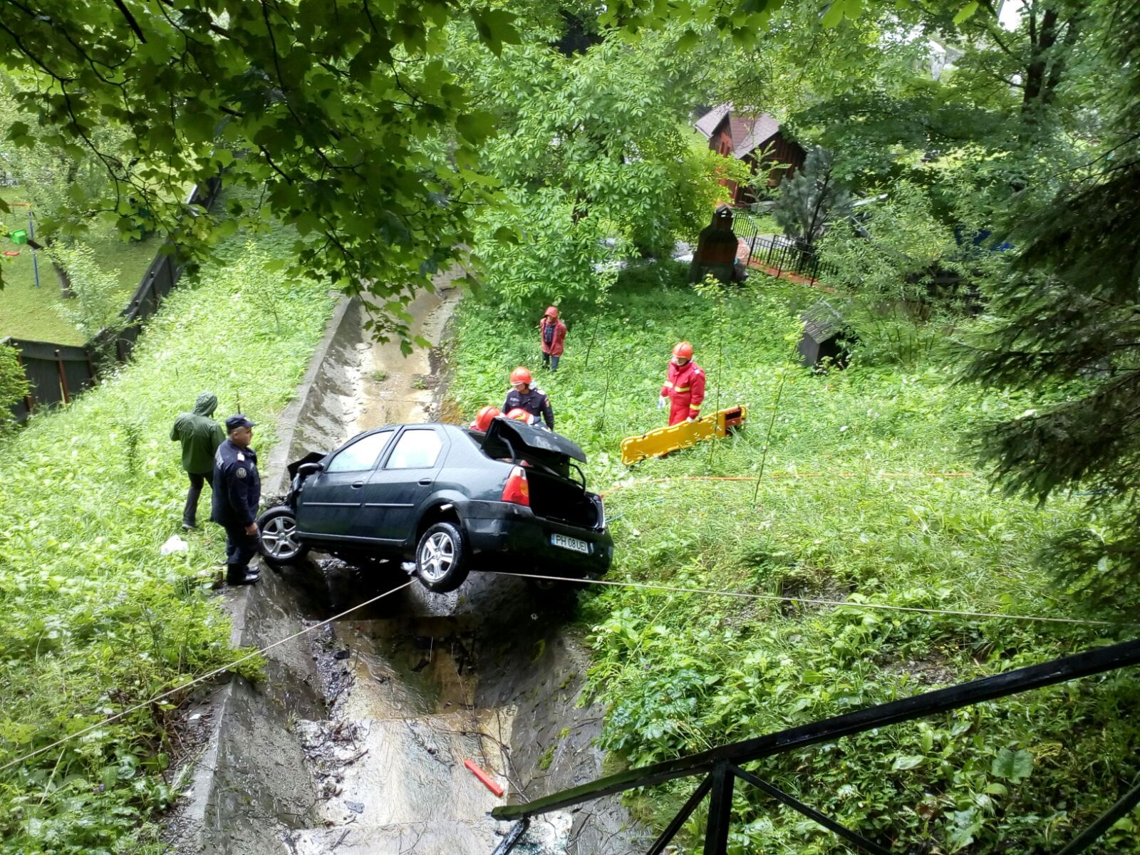 Autocar cu turiști francezi implicat într-un accident la Sinaia. O persoană a murit