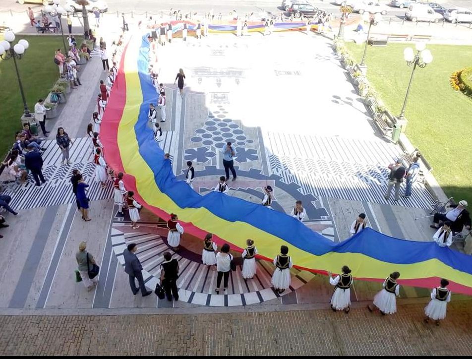 Drapel de 100 de metri la 100 de ani de la Marea Unire