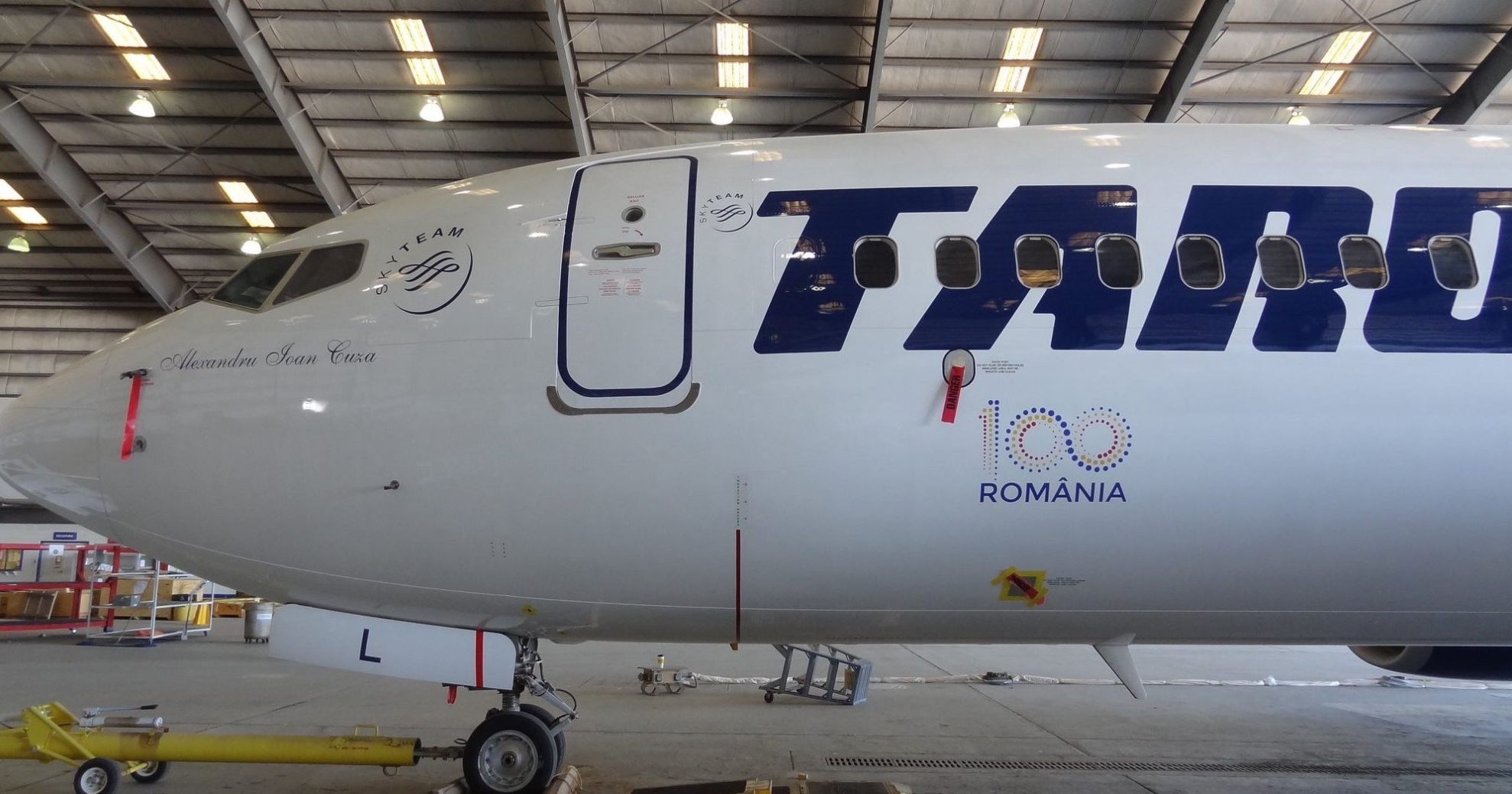 Noile boeing-uri cumpărate de Tarom ajung în țară FOTO