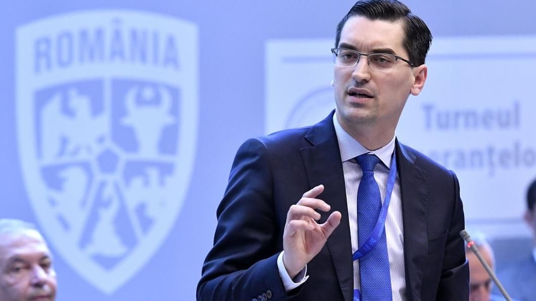 Bombă la Casa Fotbalului. Selecţionerul care l-a anunţat pe Burleanu că-şi dă demisia