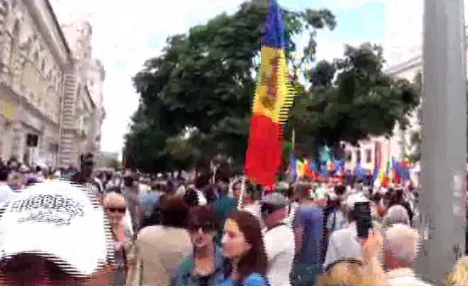 Protest de amploare Chișinău. Mii de oameni cer respectarea rezultatului alegerilor