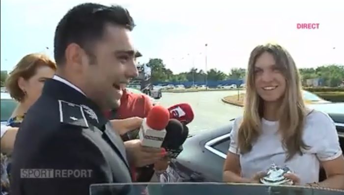 Simona Halep nu se aştepta! Poliţia a tras-o pe dreapta, cu tot cu trofeu 