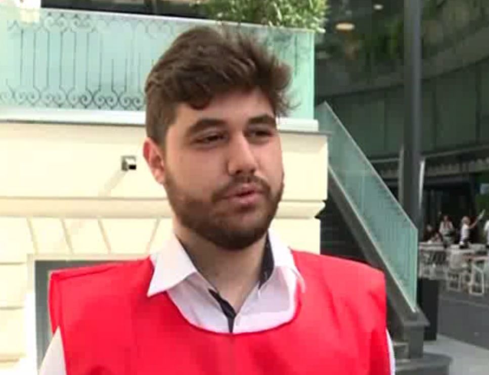 Îndrăzneşte să crezi. Primii susţinători au ajuns la mitingul PSD: "Am venit nesilit, de bunăvoie!"