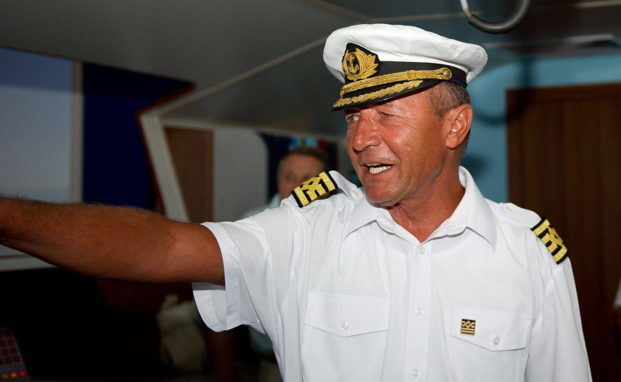 Băsescu: „România se află la mâna şi mintea unui psihopat incult, dar avid de putere”