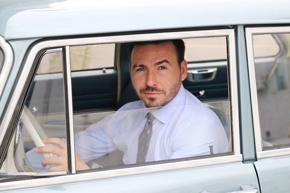 "Prinţul" Adrian Cristea a întors toate capetele în Bucureşti: a impresionat cu maşina de "epocă"