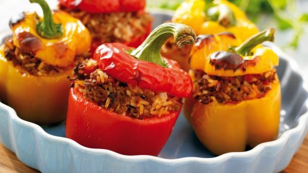 ARDEI UMPLUŢI reţetă. Cum faci cei mai delicioşi ardei umpluţi?