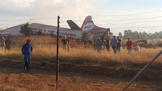 Zeci de victime după ce un avion s-a prăbuşit