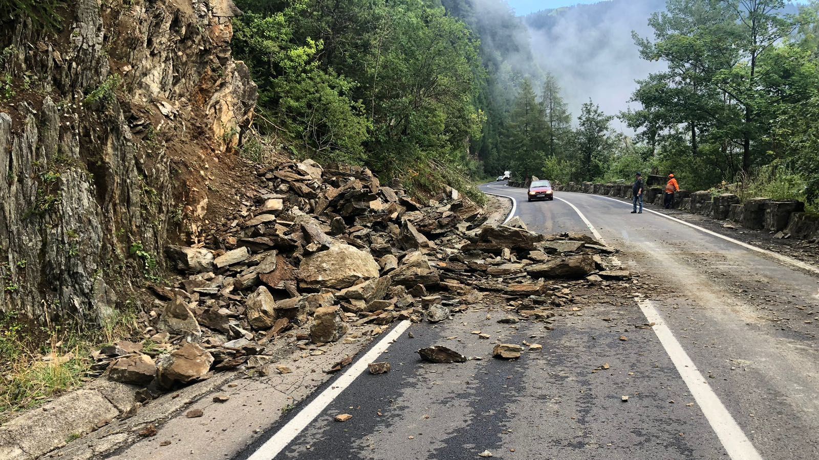 Probleme pe Transfăgărăşan, atenţie dacă plecaţi la drum (VIDEO)