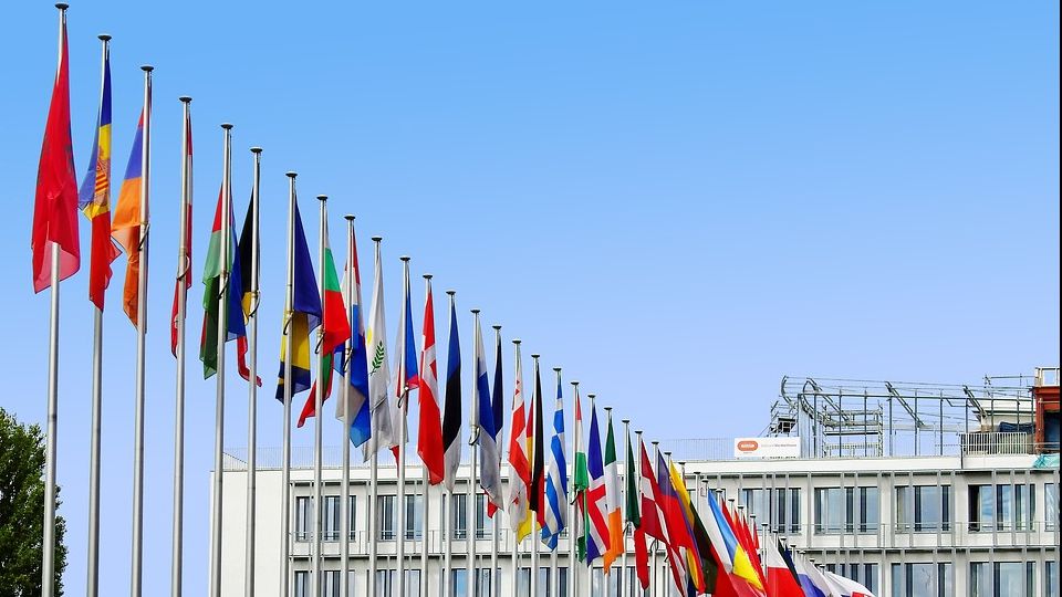 Ungaria și Polonia se întrec în statul de drept cu UE