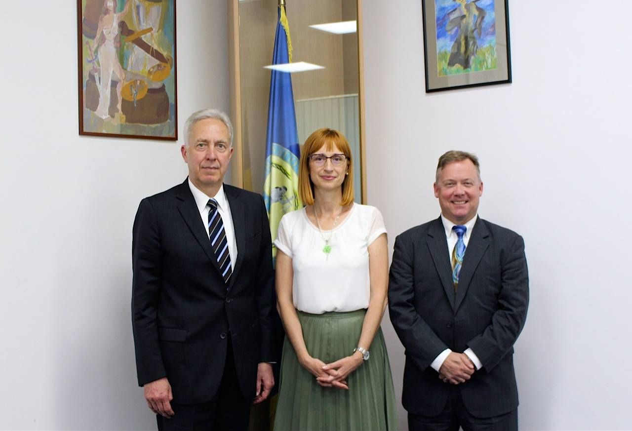 Hans Klemm s-a întâlnit cu şefa interimară a DNA, Anca Jurma. A asigurat-o de sprijinul Ambasadei