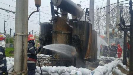 Două cartiere din Ploieşti nu au curent din cauza unui incendiu