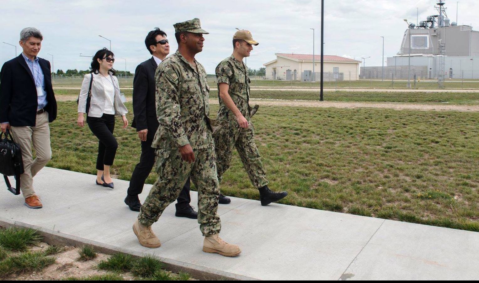 Japonezii au venit să vadă Scutul antirachetă de la Deveselu – FOTO