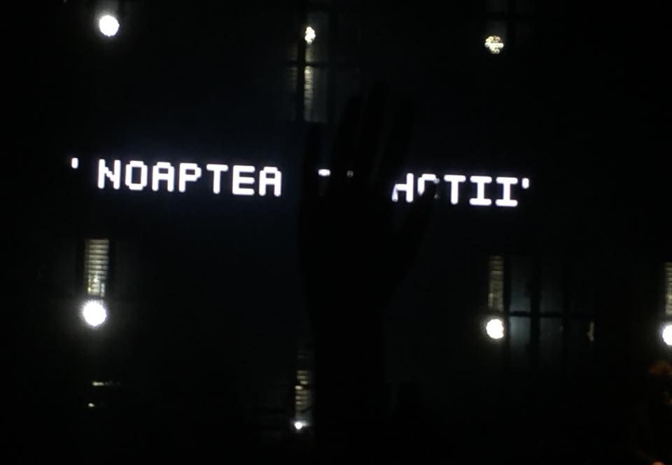 Mesaje devastatoare pentru Dragnea & Co, la concertul Massive Attack (VIDEO)