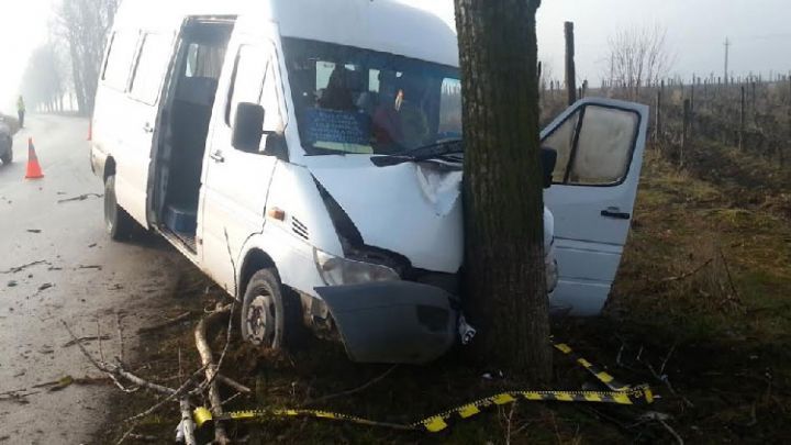 Accident grav cu un microbuz în Capitală
