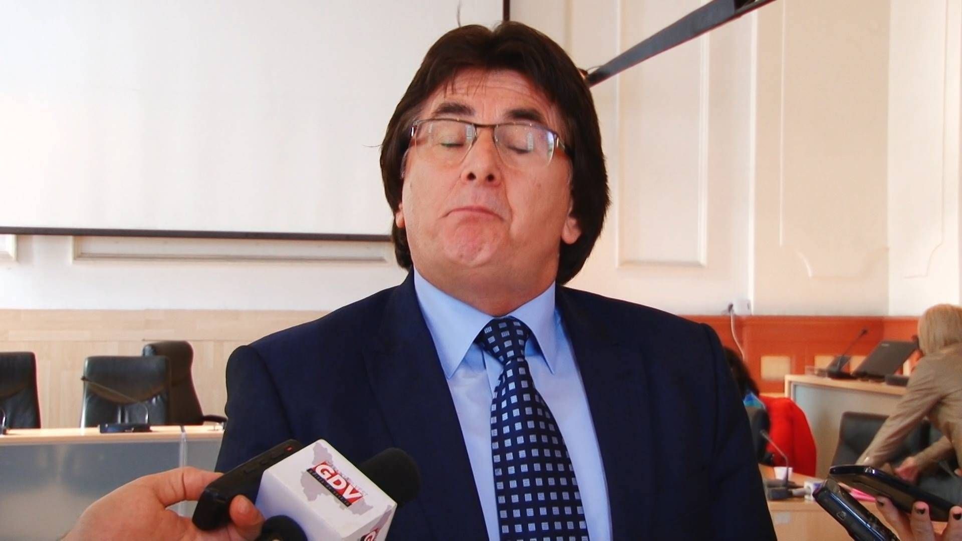 Tensiuni în PNL. Nicoale Robu îl somează pe Orban: Lăsă parlamentarii să voteze Codul Adminsitrativ!