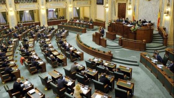 Începe noua sesiune parlamentară. Puterea vrea lege pentru lobby, Opoziţia - alegeri în două tururi