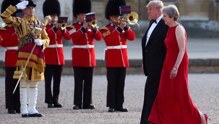 Trump o umilește pe Theresa May în timpul vizitei în UK. Planul Londrei pentru BREXIT, spulberat