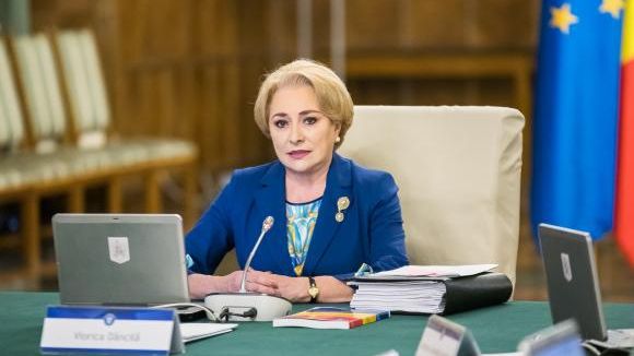 Gelu Diaconu o face praf pe Dăncilă:  O caraghioasă complet incultă
